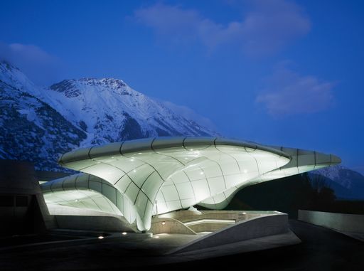  In der Unterkategorie „Transport“ setzten sich die Innsbrucker Nordkettenbahnen von Zaha Hadid Architects und ausgeführt von der Pagitz Metalltechnik (eine 100% Tochter der STRABAG SE) durch. Das Projekt überzeugte die Jury vor allem durch seine erscheinungsbildliche Innovation.