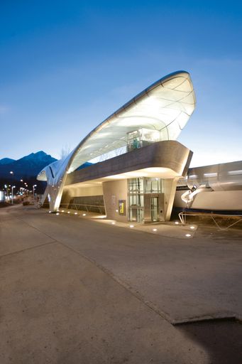 Vorschau Bild von In der Unterkategorie „Transport“ setzten sich die Innsbrucker Nordkettenbahnen von Zaha Hadid Architects und ausgeführt von der Pagitz Metalltechnik (eine 100% Tochter der STRABAG SE) durch. Das Projekt überzeugte die Jury vor allem durch seine erscheinungsbildliche Innovation.