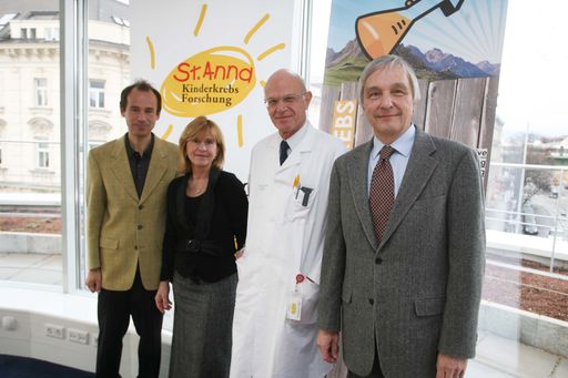 Zwanzig Jahre St. Anna Kinderkrebsforschung - Erfolge und künftige Herausforderungen. v.l.n.r.: Univ.-Doz. Dr. Heinrich Kovar (wissenschaftlicher Direktor der St. Anna Kinderkrebsforschung, Laborleiter Molekularbiologie), Univ.-Doz. Dr. Ruth Ladenstein (Leiterin Studien und Statistik der St. Anna Kinderkrebsforschung, Ärztin am St. Anna Kinderspital), Univ.-Prof. Dr. Helmut Gadner (ärztlicher Direktor des St. Anna Kinderspitals & Instititusleiter der St. Anna Kinderkrebsforschung, Projekt-Koordinator von 'Forschen heilt Krebs'), Univ.-Prof. Dr. Stephan Ladisch (Leiter des Center for Cancer and Transplantation Biology, Children's National Medical Center, Washington, USA, wissenschaftlicher Berater der St. Anna Kinderkrebsforschung)
http://pressefotos.at/m.php?g=1&u=52&dir=200811&e=20081119_a&a=event