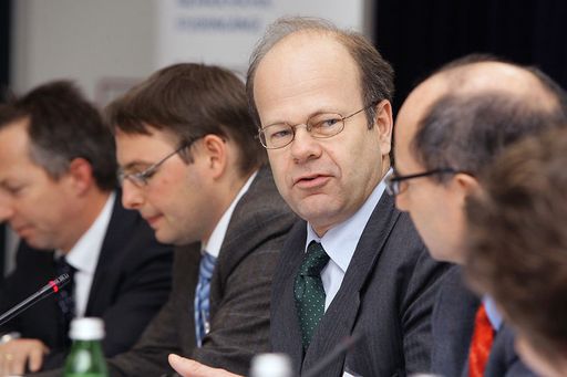 Mag. Andreas Ittner diskutiert über die Finanzkrise an der FH des bfi Wien