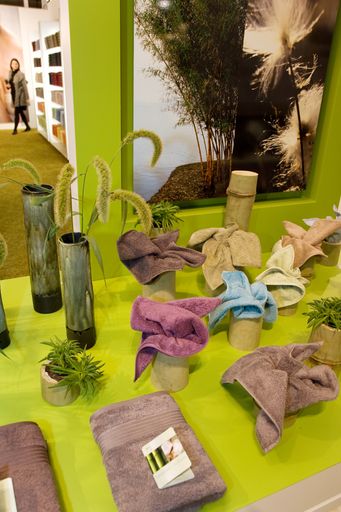 Alle Welten der Inneneinrichtung - ob Wand, Boden, Decke oder Tisch, Küche, Bett und Bad - finden Sie an einem Ort: der Heimtextil.