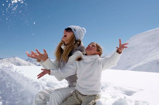 "Gemessen am Angebot in der Region, den vielen Kinder- und Familienattraktionen und einem so großen Skigebiet mit 185 Pistenkilometer können wir wirklich auf ein ausgezeichnetes Preis-Leistungs-Verhältnis verweisen", freuen sich die Bergbahnchefs von Serfaus-Fiss-Ladis über die Klarstellung der "Konsument"-Redaktion.