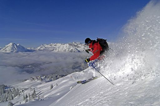Mit mehrfach ausgezeichneten Wintersportangeboten, zahlreichen Veranstaltungshöhepunkten und viel weihnachtlicher Romantik macht die Olympiaregion Seefeld mit den fünf Orten Leutasch, Mösern/Buchen, Reith, Scharnitz und Seefeld Lust auf den Winter.