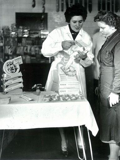 Vorschau Bild von Im Dezember ist es so weit: Die beliebteste Mayonnaise Österreichs feiert runden Geburtstag. Seit 50 Jahren schon findet man Kuner Mayonnaise in Österreichs Supermarktregalen. Das Produkt wurde 1958 gegen Jahresende eingeführt.