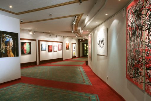 Vorschau Bild von Mit der Hospiz Gallery in St. Christoph am Arlberg schuf Florian Werner nicht nur die erste Ausstellung dieser Art in den Alpen, sondern auch ein Forum für andere Künstler aus aller Welt.