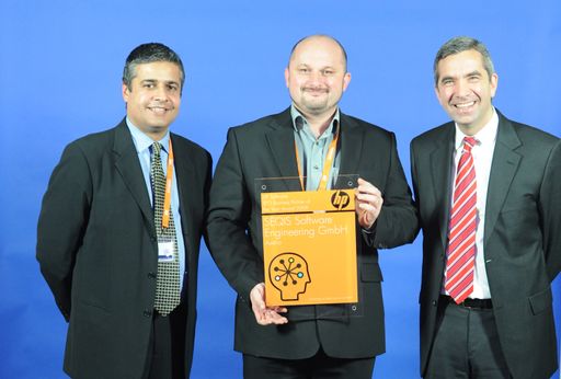 Im Bild (von links nach rechts): Sabby Gill - VP Business & Commercial Operations, HP Software & Solutions, EMEA; Alexander Weichselberger - Geschäftsleitung, SEQIS GmbH; Steen Lonholt-Thomsen - VP and General Manager, HP Software & Solutions, EMEA