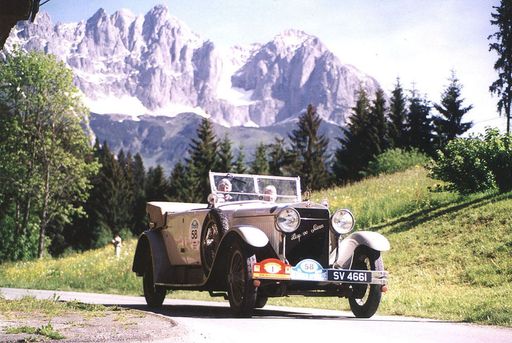 Vorschau Bild von 22. Kitzbüheler Alpenrallye: Die schönsten Automobilklassiker aus vergangenen Jahrzehnten auf den schönsten Bergstraßen der Alpen.