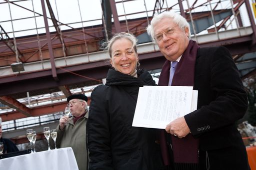 Im Bild v.l.n.r.: Agnes Husslein-Arco, Direktorin des Belvedere und Wilfried Seipel, Vorstandsvorsitzender der Fritz Wotruba Privatstiftung. Weitere Bilder unter:
http://pressefotos.at/m.php?g=1&u=66&dir=200812&e=20081215_b&a=event