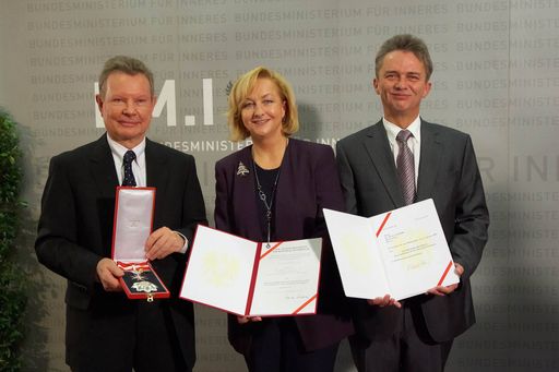 Vorschau Bild von Dr. Erik BUXBAUM, Dr. Maria FEKTER, Dr. Herbert ANDERL - Abschied des scheidenden (Dr. Buxbaum) und Ernennung des neubestellten Generaldirektors für die Öffentliche Sicherheit (Dr. Anderl)