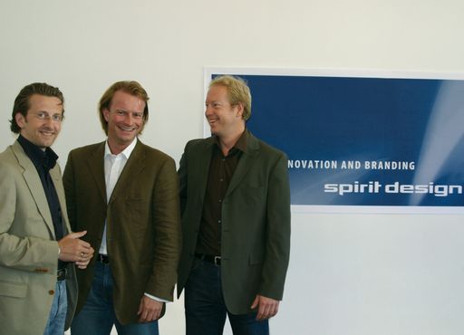 Ralf Christoffer, Daniel Huber und Georg Wagner, Managing Partner von Spirit Design, freuen sich über die großen Erfolge dieses Jahres: "2008 war für uns das beste Jahr seit der Gründung. Wir haben tolle Auszeichnungen erhalten und konnten unser Unternehmen auch international stärker positionieren. In Österreich gehören wir zu den fünf wichtigsten Designunternehmen." Für 2009 möchte Spirit Design den Erfolgskurs halten und auch international an Bekanntheit zu gewinnen.