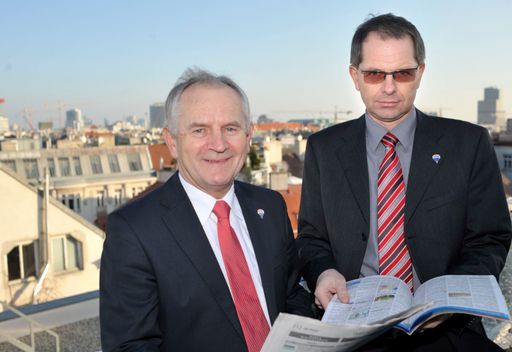 RE/MAX Austria präsentiert den aktuellen Immobilien-Trend-Index 2009; im Bild v.l.n.r.: Alois Reikersdorfer (Geschäftsführung RE/MAX Austria), Mag. Anton Nenning (Managing Director RE/MAX Austria)
http://pressefotos.at/m.php?g=1&u=1&dir=200901&e=20090108_r&a=event