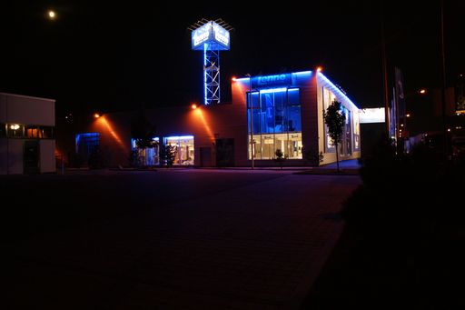 Vorschau Bild von einzigartiges Nachtdesign und Lichtkonzept - der neue Tenne Turm an der A2 im Hintergrund