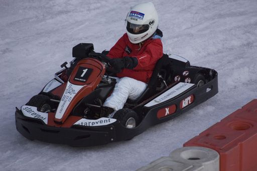  "Playmate des Jahrhunderts" Gitta Saxx beim Kitz Ice Grand Prix