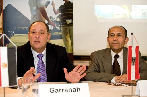  Pressekonferenz des Ägyptischen Fremdenverkehrsamtes in Wien mit dem ägyptischen Tourismusminister Zoheir Garranah. Im Bild v.l.n.r.: S.E. Zoheir Garranah (Tourismusminister Ägyptens), Dr. Hazim ATTIATALLA (Direktor des Ägyptischen Fremdenverkehrsamtes in Wien)
http://pressefotos.at/m.php?g=1&u=66&dir=200901&e=20090123_a&a=event