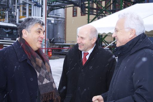 Vorschau Bild von Hauptinvestor von Bioventa Eugene Gomberg, Allegheny IDI AG im Gespräch mit den Vorständen der BDI, CTO Helmut Gössler und CEO Wilhelm Hammer (von links nach rechts)