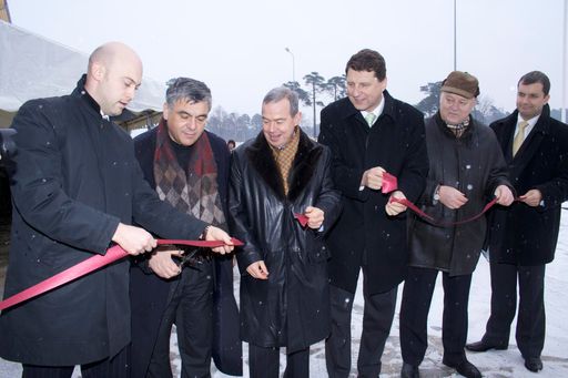 Feierliche Eröffnung der Anlage, Hauptinvestor Eugene Gomberg (2. v.li), der lettische Umweltminister Raimonds Vejonis (3.v.re.), der CEO von Bioventa Girts Fisers ganz rechts u.a.