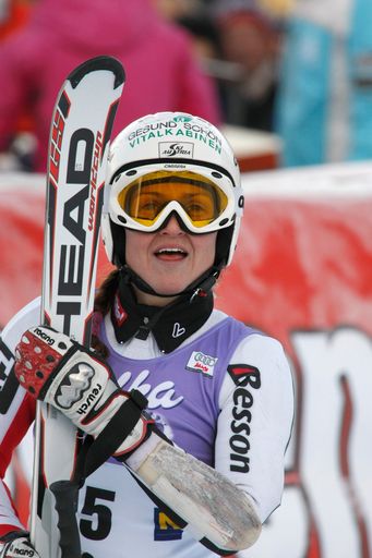 Vorschau Bild von SEMMERING, AUSTRIA. DECEMBER 28,GS Finish -area shots during the Alpine FIS Ski World Cup. WomenÕs Giant Slalom on December 28, 2008 in Semmering, Austria. (Photo Zoom Agence, France)SEMMERING, AUSTRIA. DECEMBER 28, Lizz Goergl of Austria takes 7th place during the Alpine FIS Ski World Cup. WomenÕs Giant Slalom on December 28, 2008 in Semmering, Austria. (Photo by Agence Zoom)