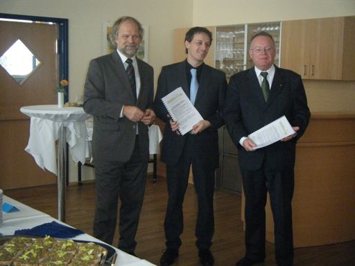 v.l.n.r. Hofrat Mag. Jörg Knauer, Thermendirektor Hans Christian Schautzer, Tourismus-Direktor von Fohnsdorf Rudi Fußi