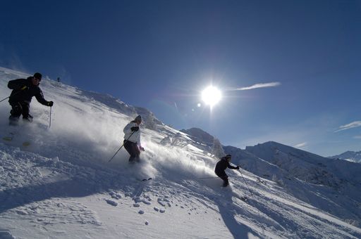 Für echte Genießer ist der März die schönste Zeit für einen Winterurlaub: Mehr Sonnenstunden und angenehme Temperaturen "verlängern" den Urlaubsgenuss.