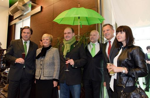 Im Bild vlnr.: Landeshauptmann Mag. Franz Voves, Ingrid Voves, August Schmoelzer, Joerg-Martin Willnauer, Generaldirektor Kommerzialrat Alois Sundl und Anita Deutschmann