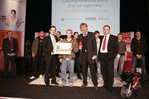  Siegerehrung des Lehrlingswettbewerbes 2008. V.l.n.r.: Herr Mag. Andreas Hammer (Holter), Herr Andreas Kaltenberger, Herr Herbert Bachler, Herr Ing. Andreas Zottler (Vogel & Noot).