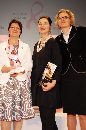  Preisträgerin P.R.I.M.A. 09 Angela Szokasits, Isabella Rossellini und P.R.I.M.A. Initiatorin Elisabeth Mattes