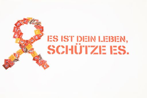 Kondom-Ribbon - entwickelt von den Schülern des Parhamergymnasiums im Rahmen des safe4fun-Schulprojektes