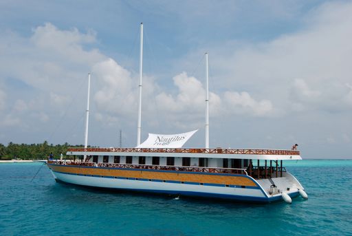 Das Safariboot Nautilus Two präsentiert mit großzügigen Kabinen, Klimaanlage und Whirlpool die schönsten Tauchplätze der Malediven