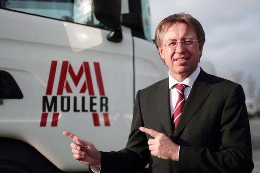 Fritz Müller, Geschäftsführer von Müller Transporte: "Die International Food Standard-Zertifizierung bestätigt Müller Transporte höchste Qualität und Sicherheit im Lebensmittelbereich."