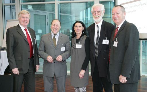 Kick-Off Workshop IEV (Innovation Economics Vienna) v.l.n.r.: Univ.Prof. Wolfgang Knoll (ARC), Ministerialrat Mag. Ingolf Schädler (BMVIT), Gertraud Oberzaucher (BMVIT), o.Univ.Prof. Dr. Manfred M. Fischer (WU Wien), Prof. Dr. habil. Josef Fröhlich (ARC)