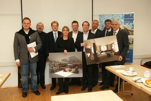  im Bild v.l.n.r.: DI. Andreas Schicht (Archisphere), Götz Lachmann (Falkensteiner Michaeler Tourism Group), Dr. Alexander Rössler (S-Tourismusfonds), Susanne Parzmayr-Drazdal (S-Tourismusfonds), Mag. Gabriel Kacerovsky (Archisphere), , Dr. Arnold Harrasser (Michaeler & Partner), Dr. Peter-Paul Frömmel (WKOÖ), Walter Breg (Falkensteiner Hotel & SPA Bad Leonfelden), Mag. Ignaz Kopf (Sparkasse Mühlviertel West)
http://pressefotos.at/album/1/54/200903/20090305_b/