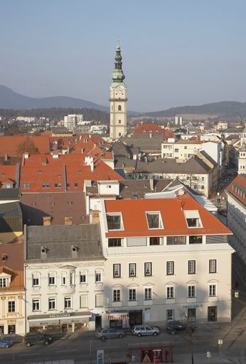 Vorschau Bild von Der neuer Unternehmensstandort von Robert Wolte & Partner am Benediktinerplatz in Klagenfurt eröffnet mit seinem hellen und luftigen Ambiente neue Perspektiven, die ihre Umsetzung in der luxuriösen Inneneinrichtung der bekanntesten Hotels der Welt finden.