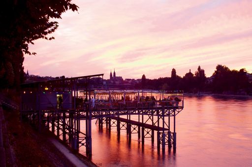 Basel ist einzigartig und begeistert: Sprichwörtliche Schweizer Qualität trifft hier eine multikulturelle Bevölkerung im Grenzgebiet zu Frankreich und Deutschland.