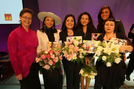 Vorschau Bild von MIA-Initiatorin Staatssekräterin Christine Marek mit den Preisträgerinnen (v.l.n.r.): Dr. Aida Bohrn, Univ. Prof. Dr. DI Vasilili-Maria Archodoulaki, Mag. Emel Yahsi, Mirna Jukic, Mag. Julya Rabinowich