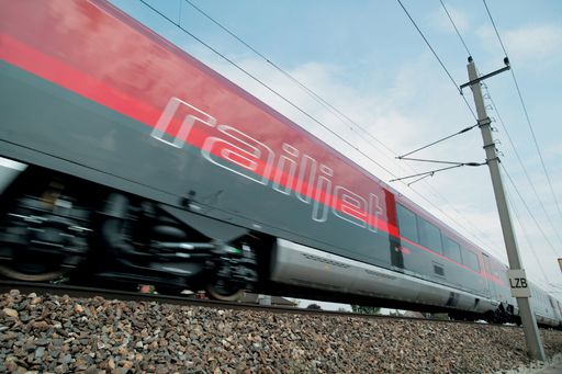 ÖBB railjet: ausgezeichnete Gestaltung durch Spirit Design