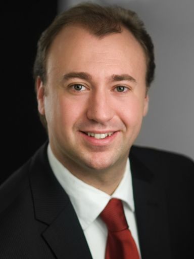  Mag. Thomas Breite (32) verstärkt seit Jänner 2009
als eingetragener Rechtsanwalt die Wiener Kanzlei Schaffer-Sternad.
Seine Schwerpunkte sind Miet- und Wohnrecht sowie Schadenersatz- und
Gewährleistungsrecht.
