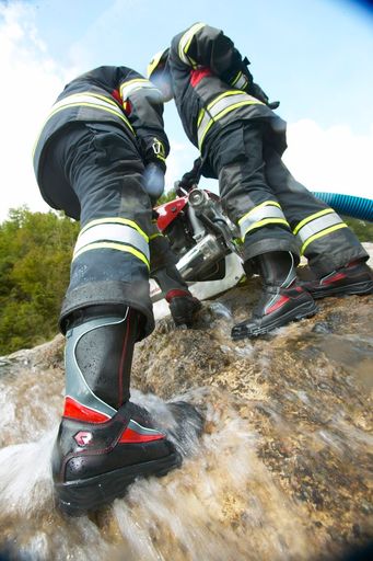 Vorschau Bild von TWISTER Feuerwehrstiefel Aktion