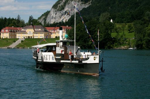 Der zum 135 Jahr Jubiläum 2008 runderneuerte Schaufelraddampfer "Kaiser Franz Josef I". Die schwimmende Antiquität am Wolfgangsee.
