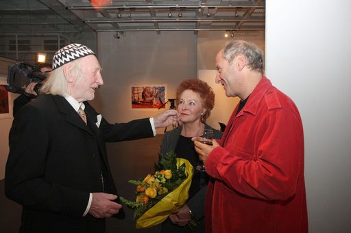 Vorschau Bild von Karl Merkatz mit Ehefrau und Robert Dornhelm