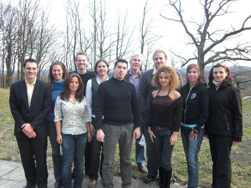 FameLab Austria 2009 - Die FinalistInnen während der Masterclass (v.l.n.r.): 
Harald Altinger, Dr.in Ilka Prowatke, DIin Ranja Reda, Mag. Roland Hatzenpichler, Dr.in Sigrid Neuhauser, Mag. Clemens Mangler, Malcolm Love, Mag. Werner Stadlmayr, Lucia Aronica, MA, Mag.a Doris Ernhofer, Dr.in Andrea Wolkerstorfer