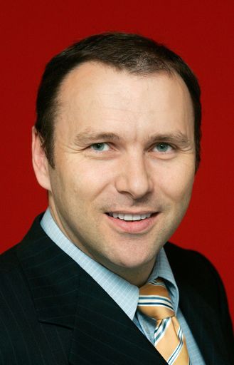 Vorschau Bild von Im Bild: Peter Kropsch.
Das Agenturnetzwerk MINDS International hat am 5. März bei der Mitgliederversammlung in Lissabon einen neuen Vorstand gewählt. Neuer Vorsitzender des MINDS-Vorstands ist Peter Kropsch, CEO der APA-Austria Presse Agentur. Sein Stellvertreter ist Mika Pettersson, CEO der finnischen Nachrichtenagentur STT.