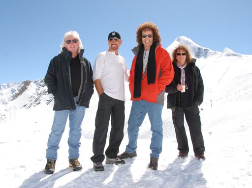  'Sonne, Schnee und Party' Woche: Kultband spielt vor 3.000 Fans in Zell am See-Kaprun