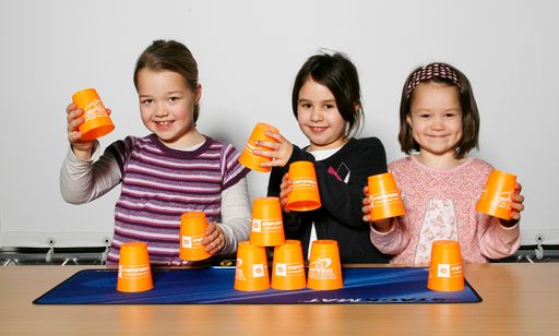 Im Vorfeld der "1. Wiener Speed-Stacking-Schülermeisterschaft" veranstaltet Wien Energie Fernwärme kostenlose Workshops.