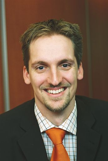 Der 38-jährige Dipl.-Ing. Dr. Alexander Kuchar ist seit kurzem neuer CTO (Chief Technical Officer) bei Mobiltel in Bulgarien. Er ist somit für alle Technik-Agenden von Mobiltel, und damit für das Netz von über fünf Millionen Kunden, zuständig.