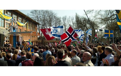 Vorschau Bild von Gäste bei der Eröffnung