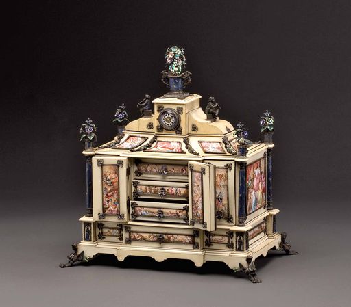 Prunkkabinettschränkchen, Wien um 1880, erzielter Preis 44.220 Euro