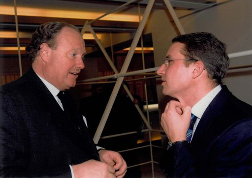 Alfons Mensdorff-Pouilly mit Mag. Philipp Ita bei der Abschiedsfeier des BMI für den damaligen Kabinettschef Mag. Christoph Ulmer. Bei dieser Feier waren auch der damalige Minister Strasser sowie Roland Horngacher oder auch Franz Lang anwesend