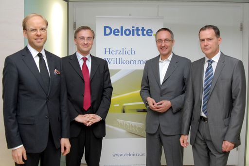 Im Bild v.l.n.r.: Bernhard Kerres (Intendant des Konzerthauses), Josef Schuch (Partner, Deloitte), Wolfgang Wais (Geschäftsführer der Wiener Festwochen), Hannes Jarolim (Rechtsanwalt, Justizsprecher der SPÖ). Weitere Bilder unter:
http://pressefotos.at/m.php?g=1&u=53&dir=200904&e=20090427_c&a=event
