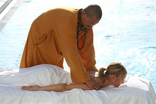 Vorschau Bild von Unter der Marke Leading Wellness, Spa & Beauty Resorts***** werden nur besonders hochwertige Anbieter nach strengen Qualitätskriterien ausgewählt. WellSpa sorgt für pure Entspannung bei Wohlfühl-Massagen und wohltuenden Bädern in einzigartigen Wasserwelten.