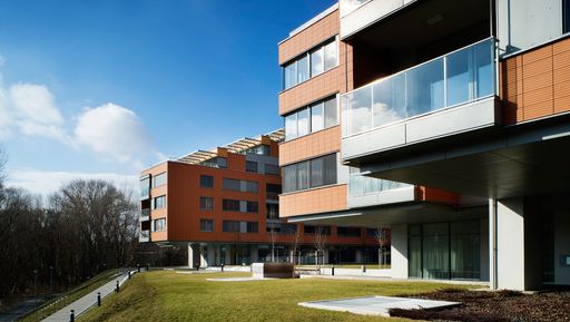 Schill Dental, die Zahnklinik der Slowakei, überzeugt mit modernster Ausstattung, erstklassigen Behandlungsmethoden und der Nähe zur Twin-City Wien.